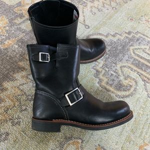 Red wing engineer boots women’s 8 black 3354